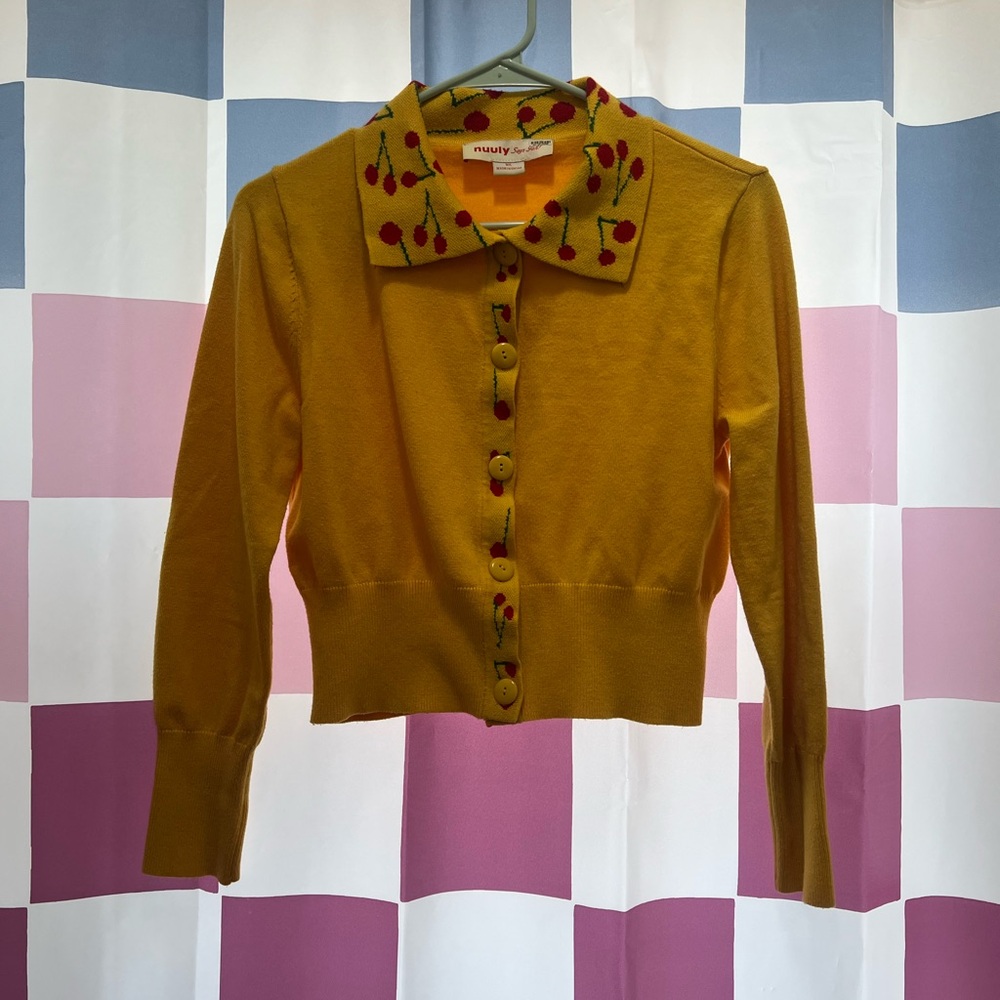 Nuuly Says Gah Cherry Cropped Cardigan (M/L)